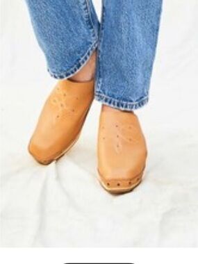 Bird of Flight Slip-On Leather Clogs